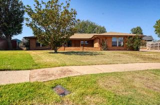 715 SW Englewood Dr, Lawton, OK 73505