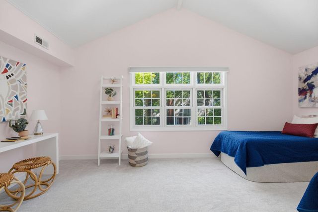 1815 W School Street, Chicago, IL 60657