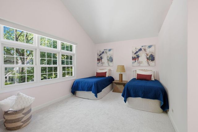 1815 W School Street, Chicago, IL 60657