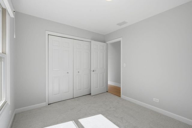 1815 W School Street, Chicago, IL 60657