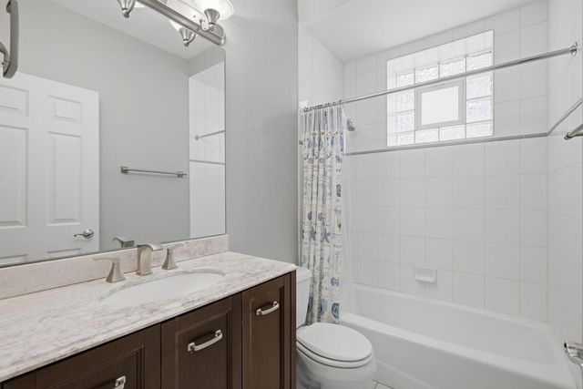 1815 W School Street, Chicago, IL 60657