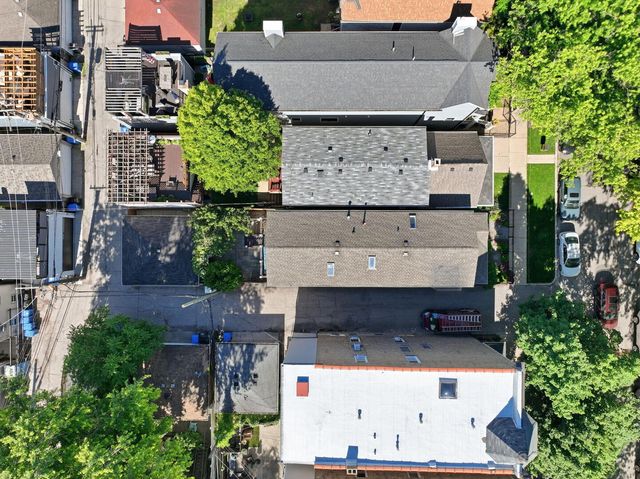 1815 W School Street, Chicago, IL 60657