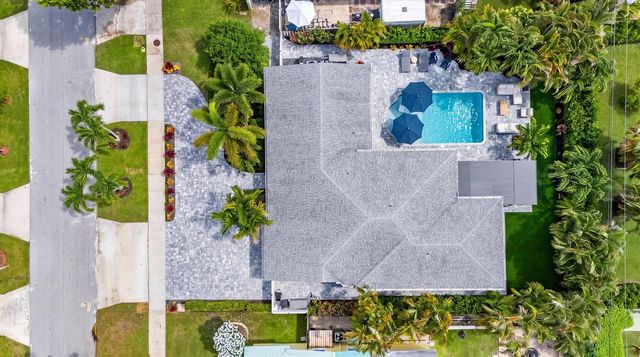 765 Lagoon Drive, North Palm Beach, FL 33408