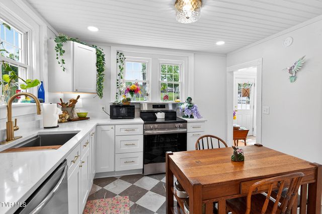 407 West Irish Street, Greeneville, TN 37743