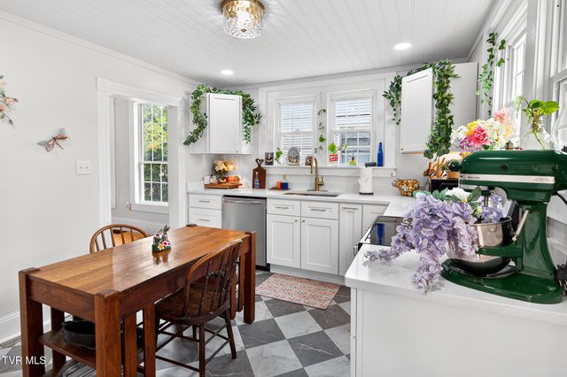 407 West Irish Street, Greeneville, TN 37743