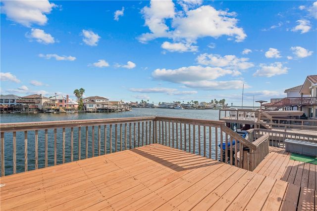 15366 Sabre Dr, Corpus Christi, TX 78418