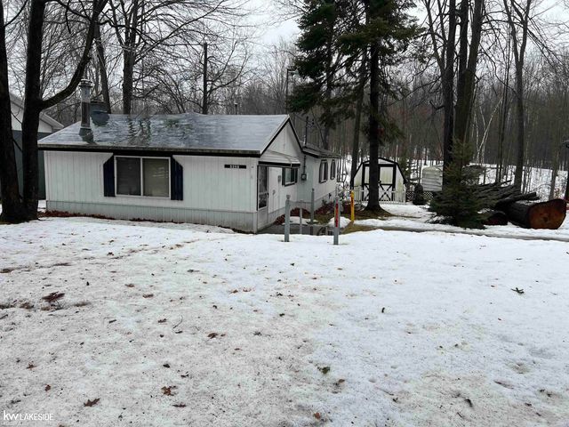 5289 Rose Street, Gladwin, MI 48624