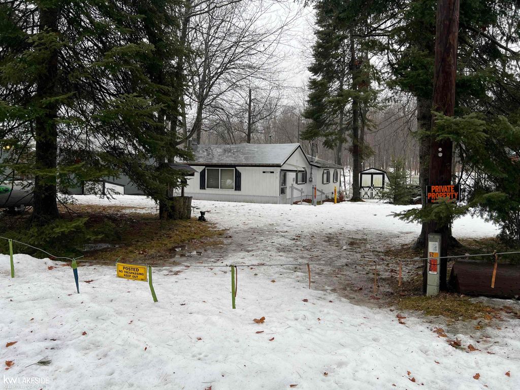 5289 Rose Street, Gladwin, MI 48624