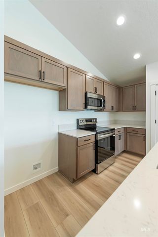 355 E. Chevy Dr., Boise, ID 83716