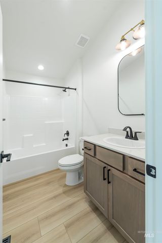 355 E. Chevy Dr., Boise, ID 83716