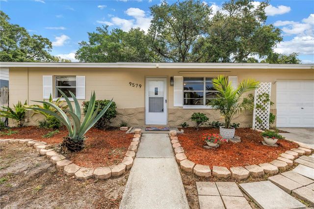 9579 GOLDEN GROVE STREET, Seminole, FL 33772