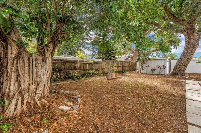 9579 GOLDEN GROVE STREET, Seminole, FL 33772