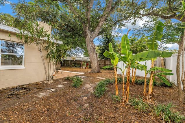 9579 GOLDEN GROVE STREET, Seminole, FL 33772