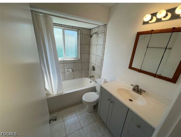 25 Estate DR, North Fort Myers, FL 33917