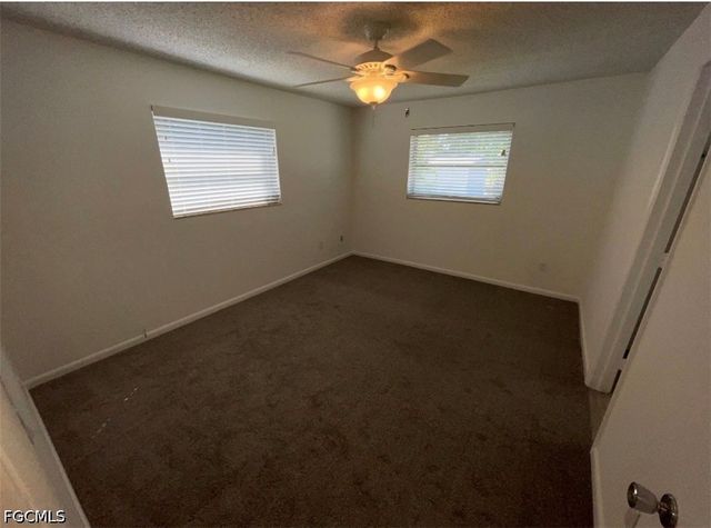 25 Estate DR, North Fort Myers, FL 33917