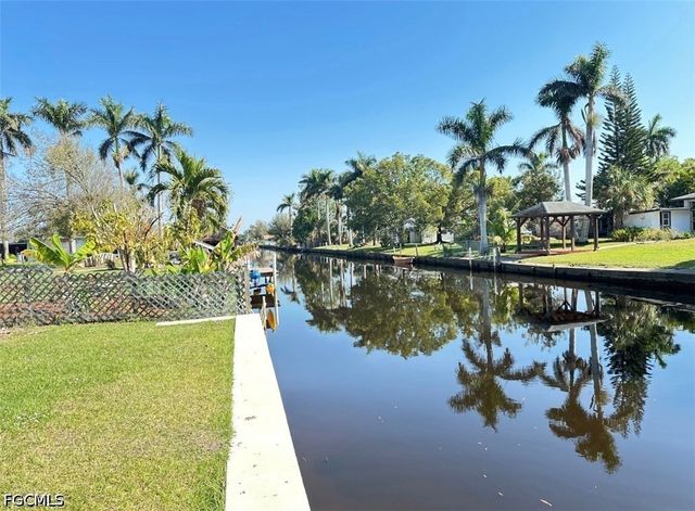 25 Estate DR, North Fort Myers, FL 33917