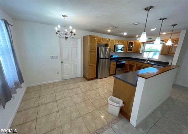 25 Estate DR, North Fort Myers, FL 33917