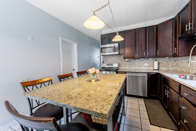 5935 W Patterson Avenue, Chicago, IL 60634