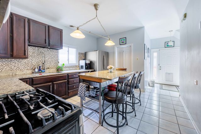 5935 W Patterson Avenue, Chicago, IL 60634