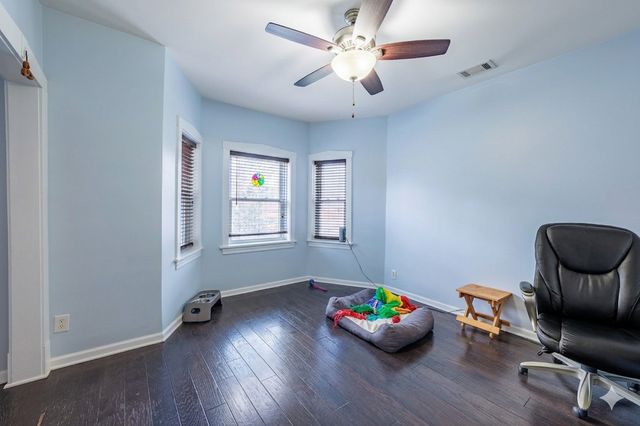 5935 W Patterson Avenue, Chicago, IL 60634