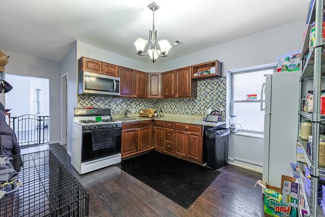 5935 W Patterson Avenue, Chicago, IL 60634