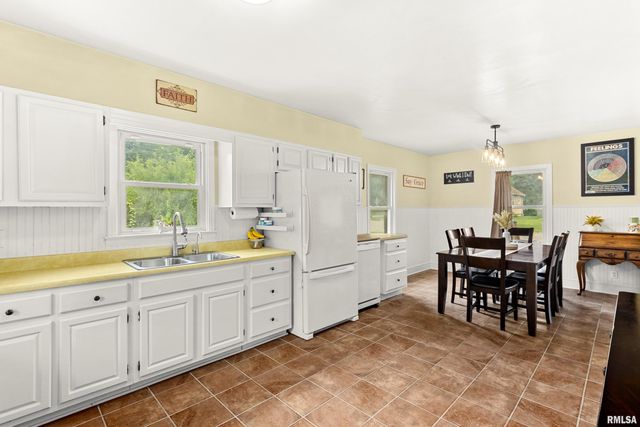 201 BROOKVIEW Road, East Peoria, IL 61611