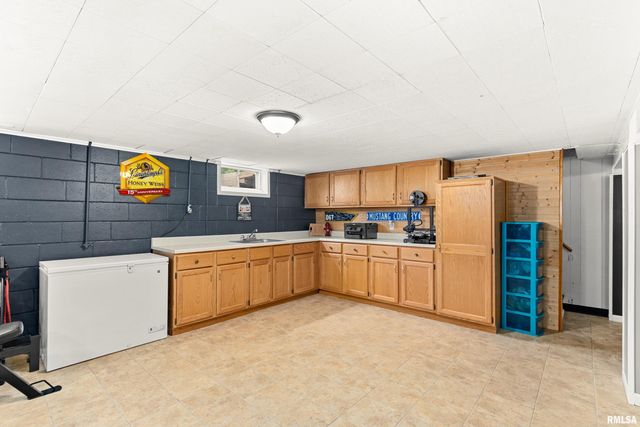 201 BROOKVIEW Road, East Peoria, IL 61611