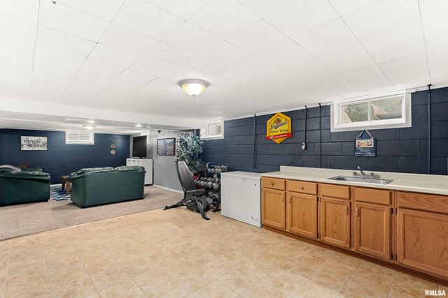 201 BROOKVIEW Road, East Peoria, IL 61611