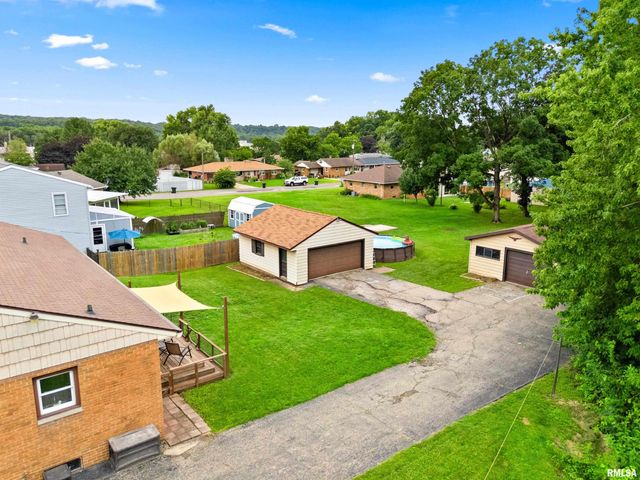 201 BROOKVIEW Road, East Peoria, IL 61611