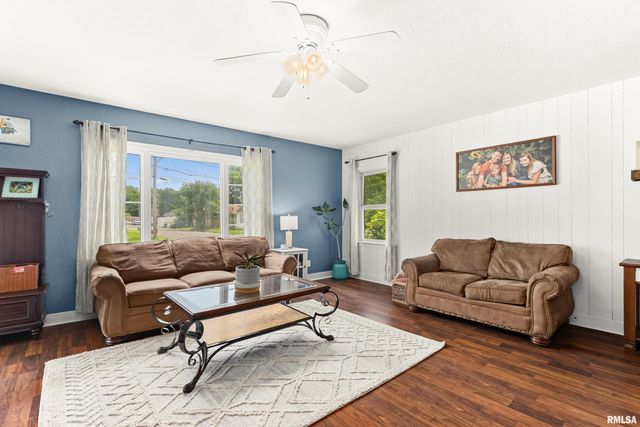 201 BROOKVIEW Road, East Peoria, IL 61611