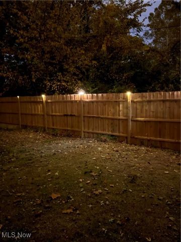 1438 E 133rd Street, East Cleveland, OH 44112