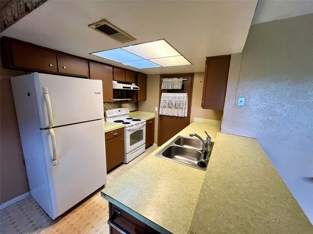 858 Lexington Drive, Lancaster, TX 75134