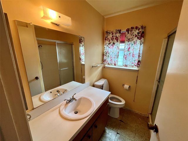 858 Lexington Drive, Lancaster, TX 75134