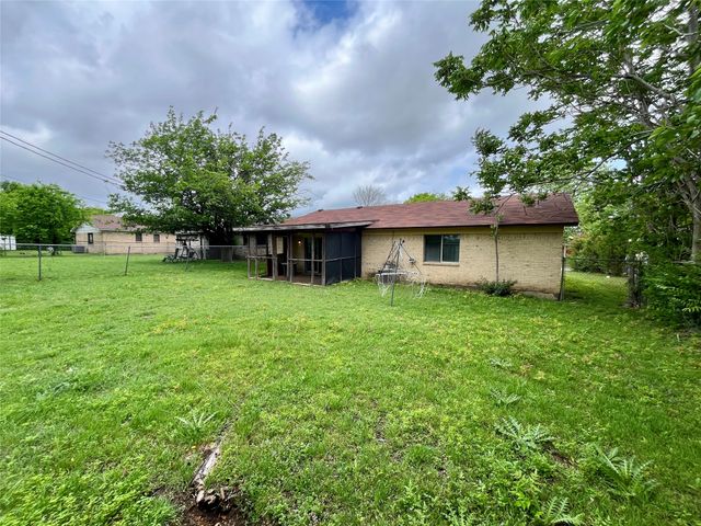 858 Lexington Drive, Lancaster, TX 75134