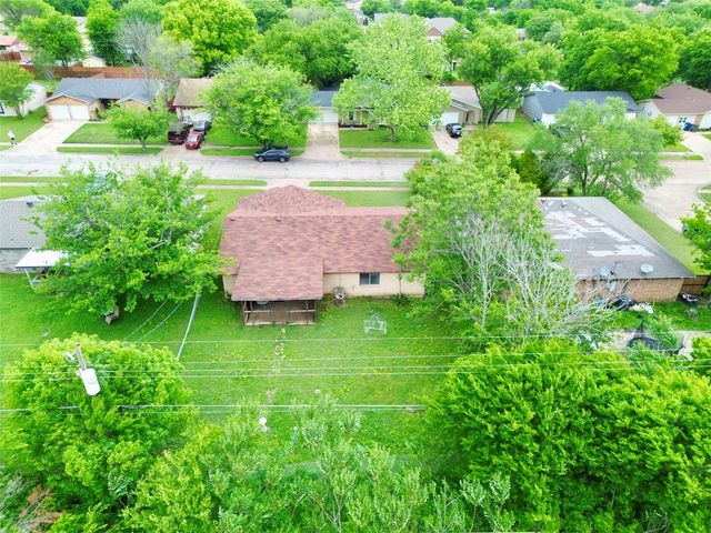 858 Lexington Drive, Lancaster, TX 75134