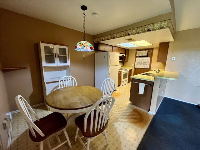 858 Lexington Drive, Lancaster, TX 75134