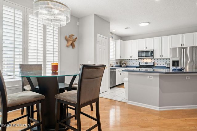 9 Robin Lane, Barnegat, NJ 08005