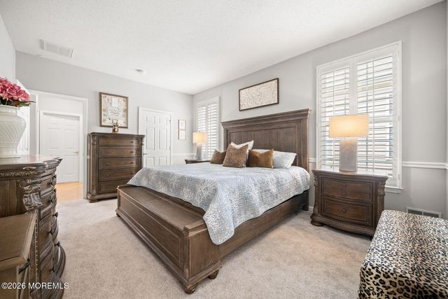 9 Robin Lane, Barnegat, NJ 08005