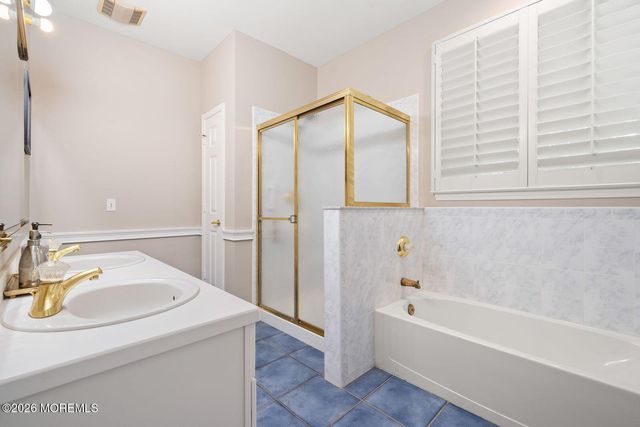 9 Robin Lane, Barnegat, NJ 08005