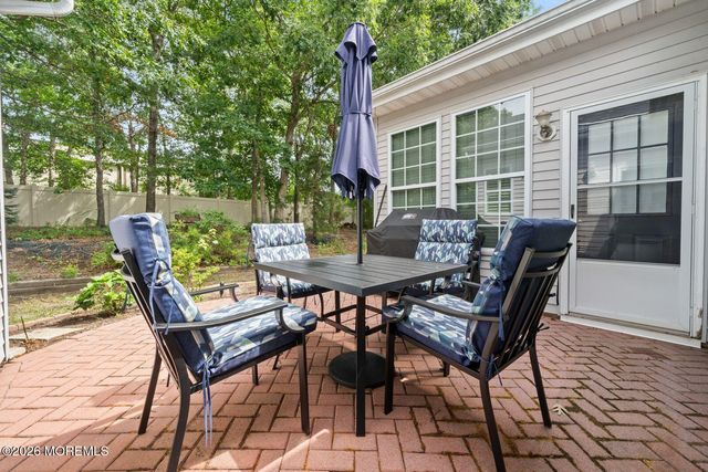 9 Robin Lane, Barnegat, NJ 08005