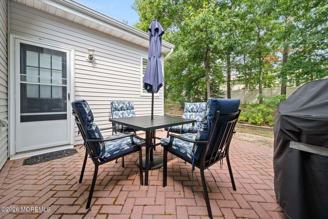 9 Robin Lane, Barnegat, NJ 08005