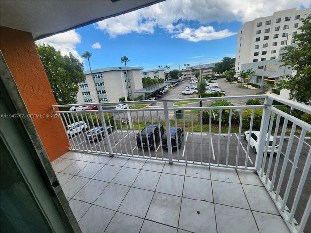 11309 SW 200th St 303-C, Miami, FL 33157