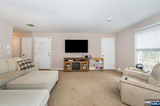 107 Maple B, Park Ridge, NJ 07656