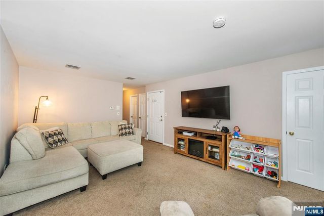 107 Maple B, Park Ridge, NJ 07656