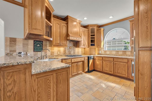 13602 W 42nd Place S, Sand Springs, OK 74063