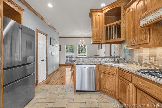 13602 W 42nd Place S, Sand Springs, OK 74063