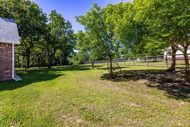 13602 W 42nd Place S, Sand Springs, OK 74063