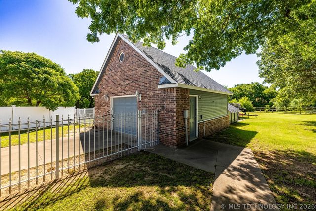 13602 W 42nd Place S, Sand Springs, OK 74063