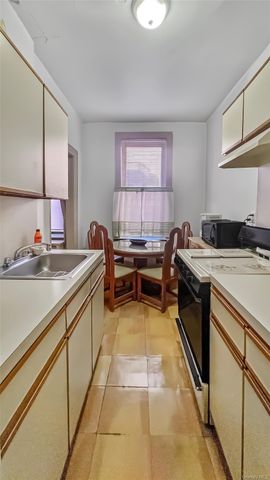 37-20 81st 5G, Jackson Heights, NY 11372