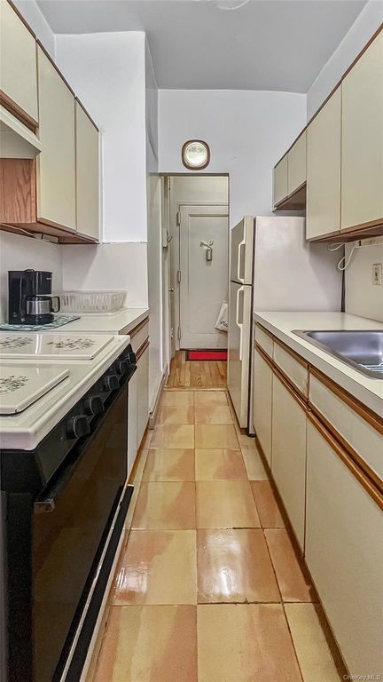 37-20 81st 5G, Jackson Heights, NY 11372 — photo 4